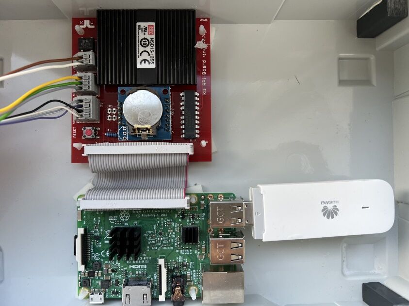 Wartungsbox V3 mit LTE-Stick Innenansicht