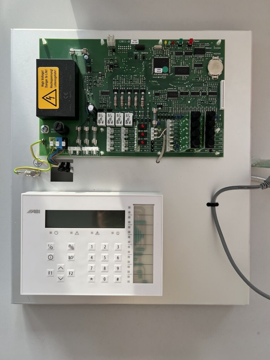 ABI 1500 Brandmeldezentrale Oberseite