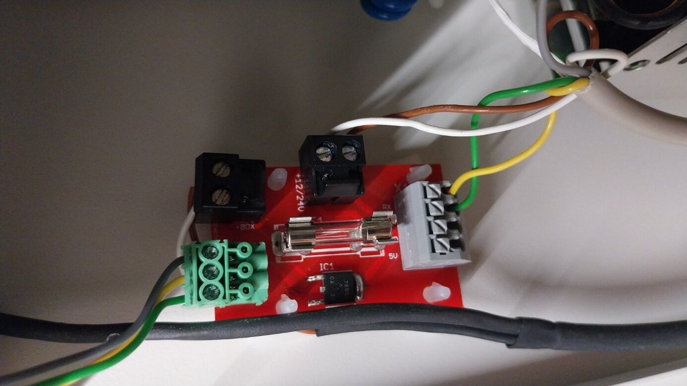 Adapterplatine Kabel verbunden mit RS232 Stiftleiste