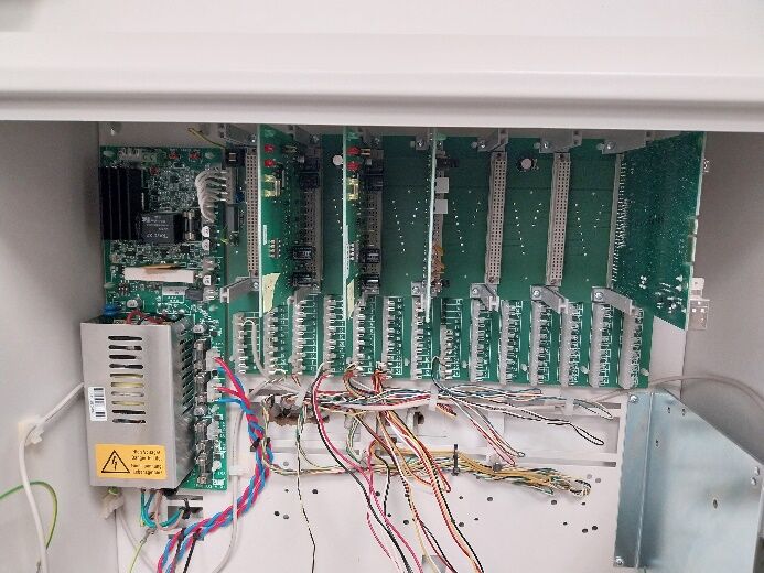 Blick in ABI Zentrale mit entfernter CPU-Karte links