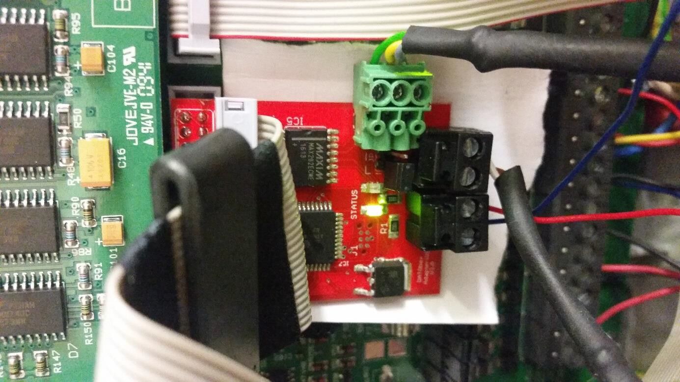 FX-Adapter montiert mit Status-LED